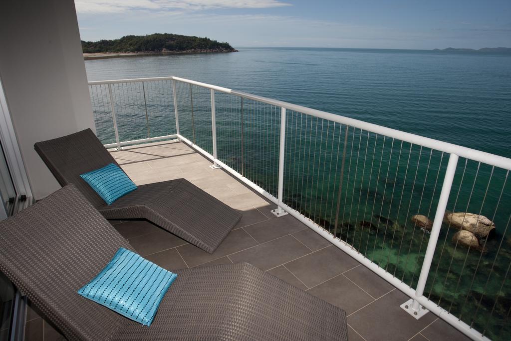 Penthouse On Bright Point Apartment Nelly Bay Bagian luar foto