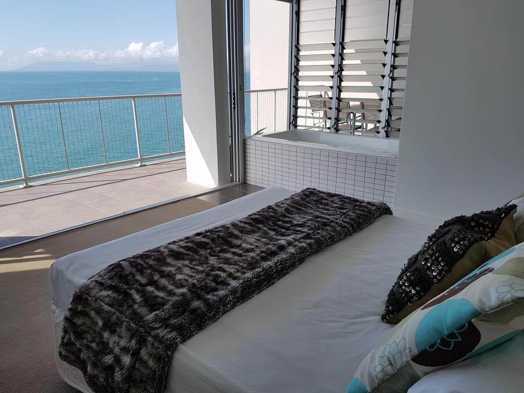 Penthouse On Bright Point Apartment Nelly Bay Bagian luar foto