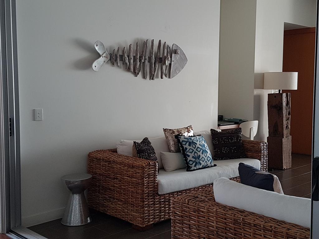 Penthouse On Bright Point Apartment Nelly Bay Bagian luar foto